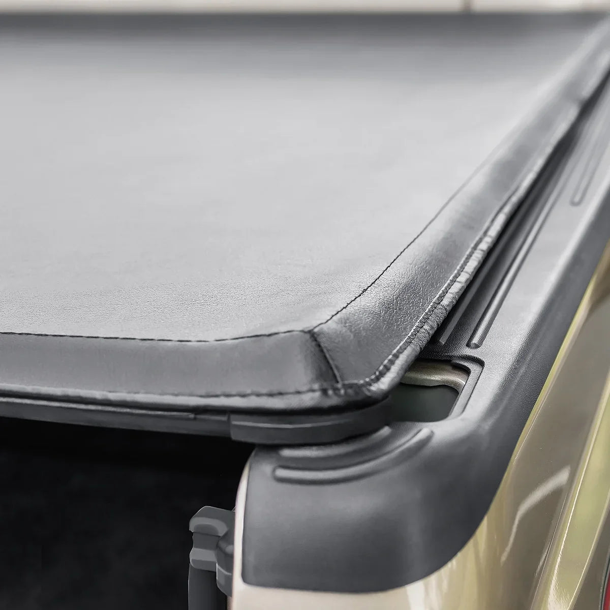 Top-quality Auto Drive Soft Roll up Truck Bed Tonneau Cover Fits 15-19 Chevy Colorado / GMC Canyon 5Ft Bed