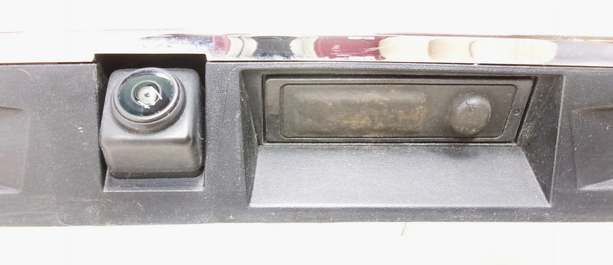 Top-quality Pre-Owned 2018 Pathfinder Rear View Backup Camera W/ Chrome Trim Panel OEM (Good)